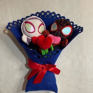 NWOT Spider-Man & Ghost-Spider Marvel Valentine's Day 14" Plush Bouquet 2025